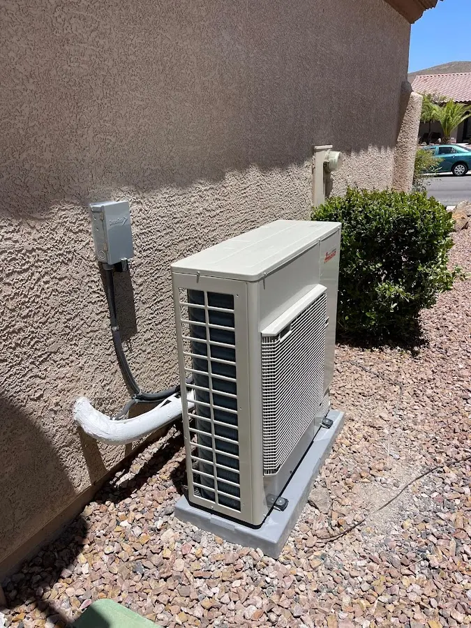 Residential air conditioning condenser unit in Oakwood